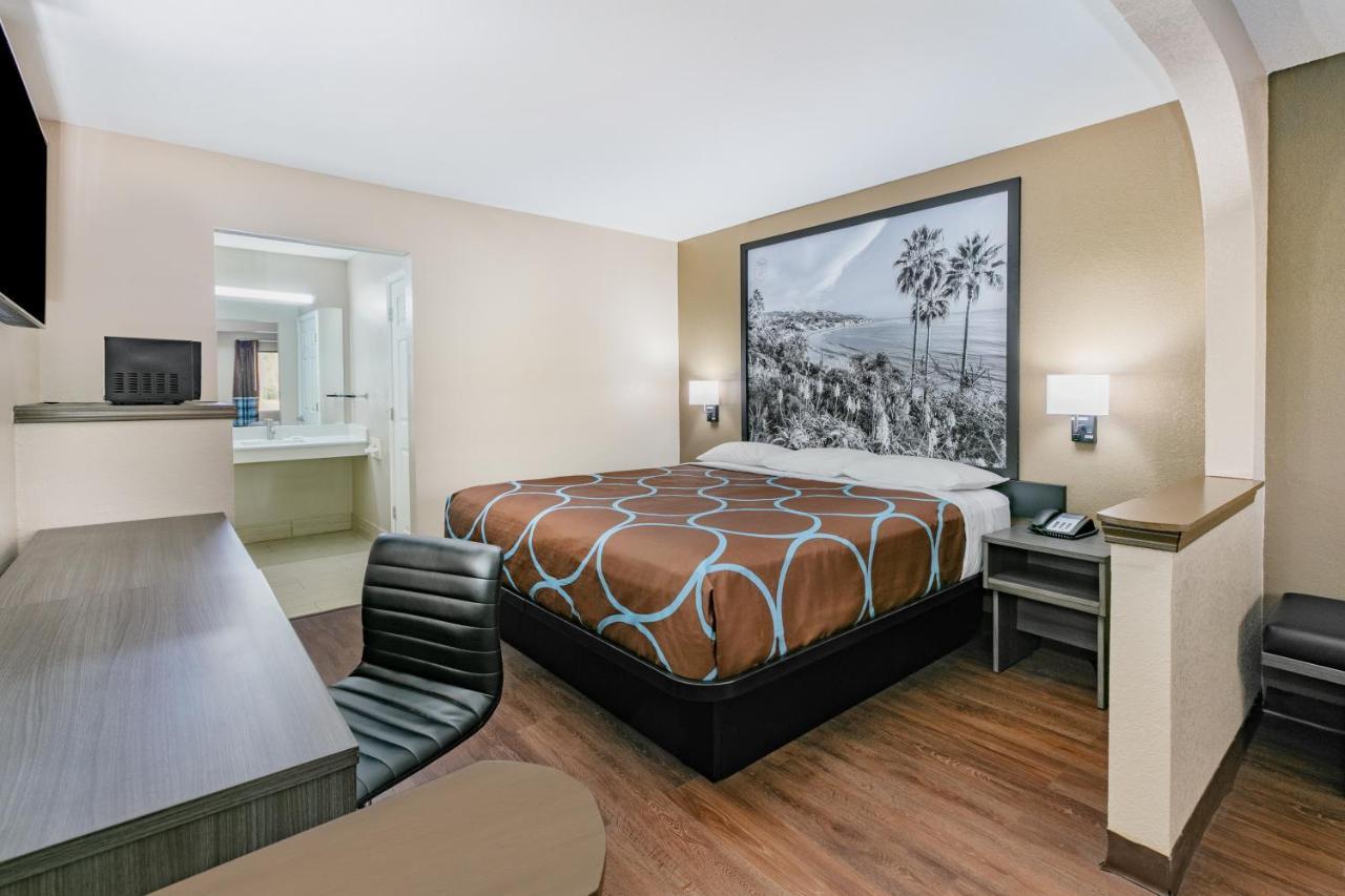 Super 8 By Wyndham Motel 2*
