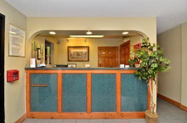 Super 8 By Wyndham Moss Point